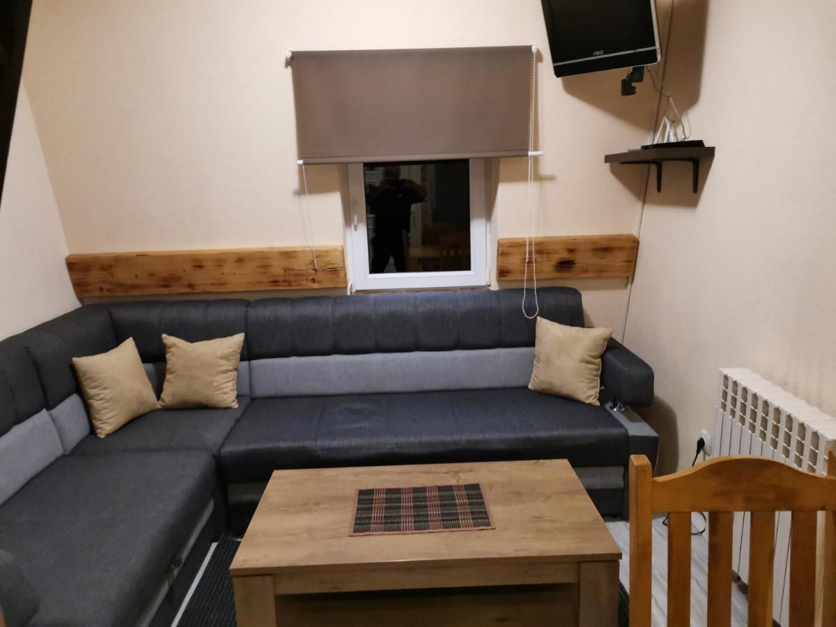 Apartments Artic Τζαχορίνα Εξωτερικό φωτογραφία