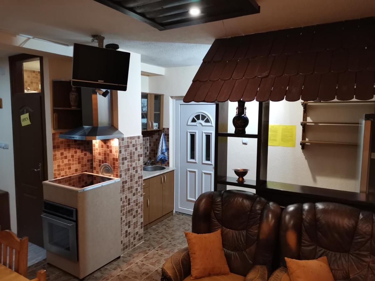 Apartments Artic Τζαχορίνα Εξωτερικό φωτογραφία