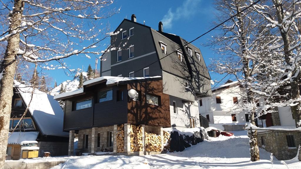 Apartments Artic Τζαχορίνα Εξωτερικό φωτογραφία