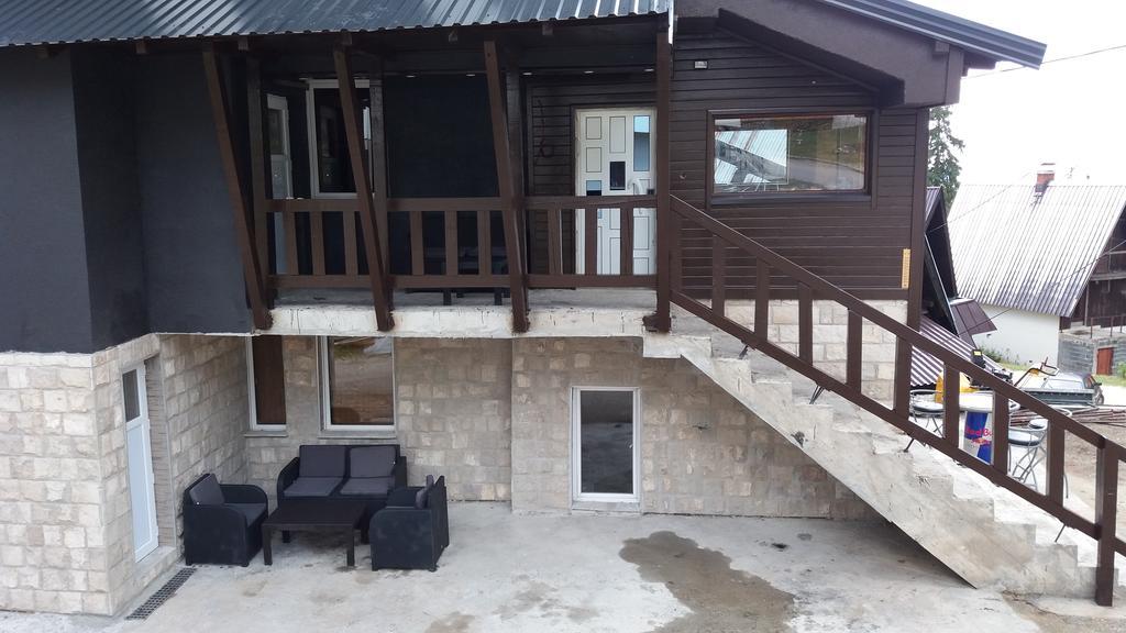 Apartments Artic Τζαχορίνα Εξωτερικό φωτογραφία