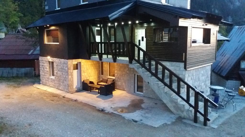 Apartments Artic Τζαχορίνα Εξωτερικό φωτογραφία
